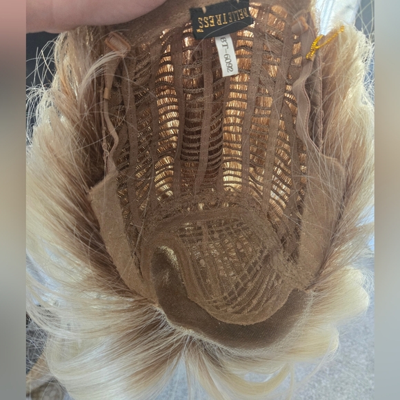 NEW Belle Tress Shakerato in Bombshell Blonde - Picture 3 of 10